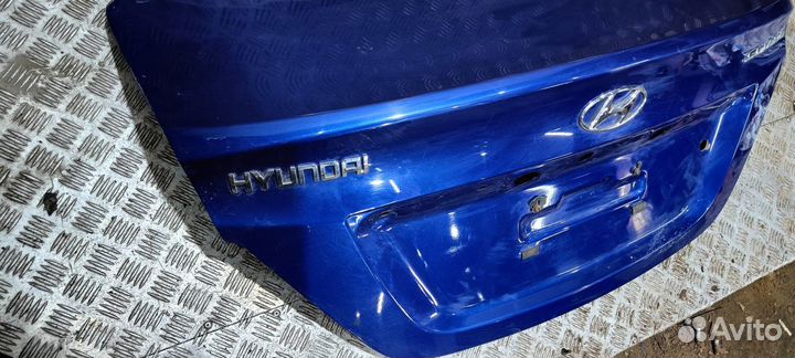 Крышка багажника Solaris (10-17) sedan дефект б\у (арт. 692004L000)