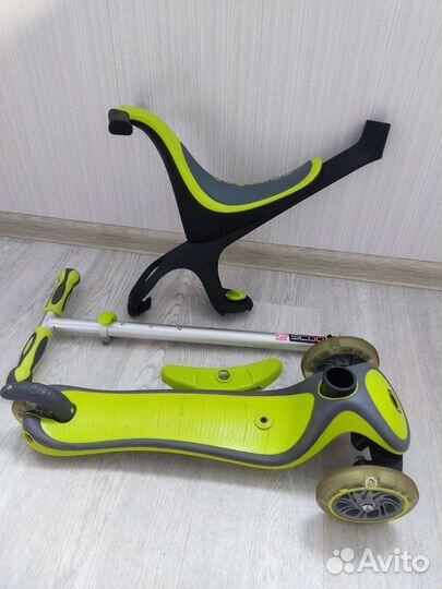 Самокат globber + круги для плавания