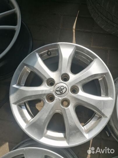 Диски литые оригинальные R16 на Toyota