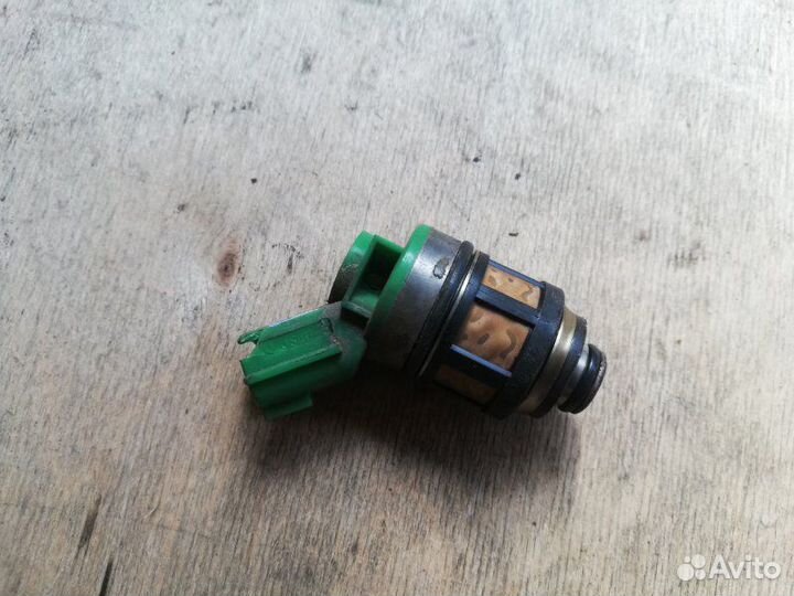 Форсунка инжекторная электрическая передняя Nissan