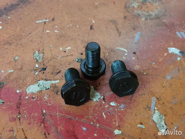 Болт маховика mitsubishi 4g63 МКПП