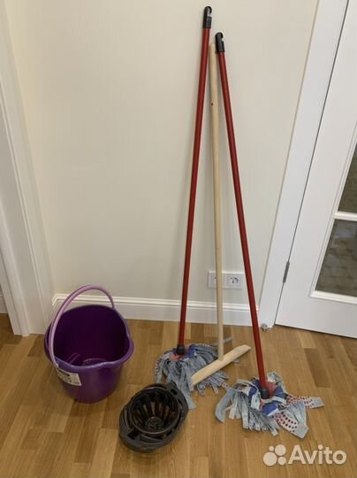 Ведро пластиковое 12 л, 3 швабры