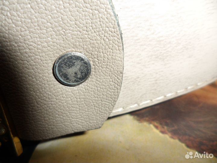 Женский поясной ремень со сменными пряжками