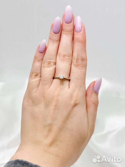 Золотое кольцо с бриллиантом 750 проба 2.78 гр