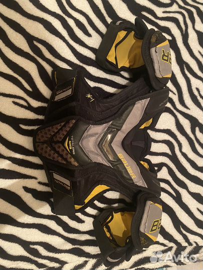 Нагрудник хоккейный jr m