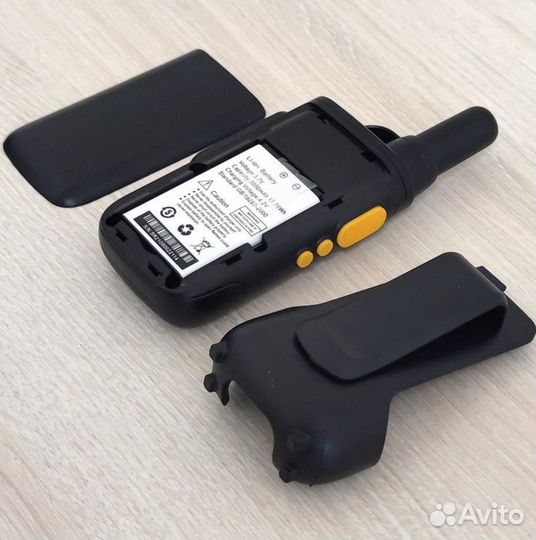 Рация с наушником, радиостанция с гарнитурой