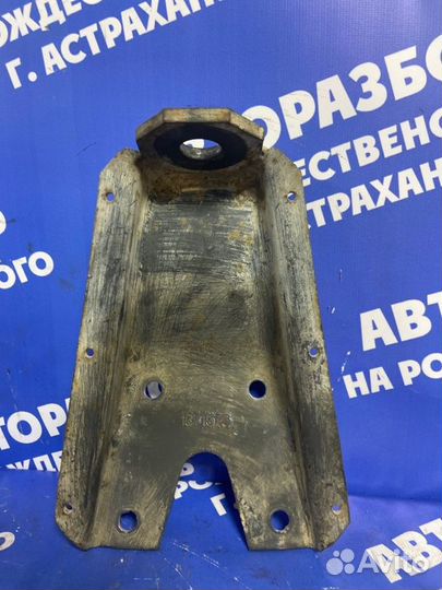 Кронштейн амортизатора передней оси. Scania