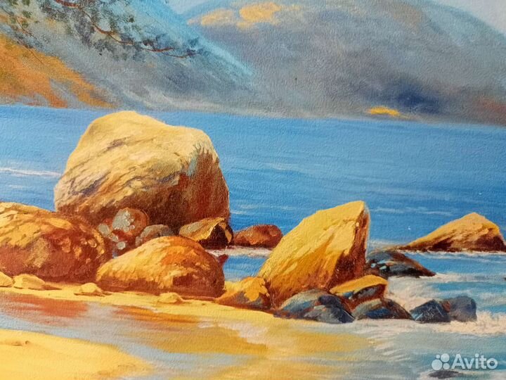 Картина в красивой позолоченной рамке