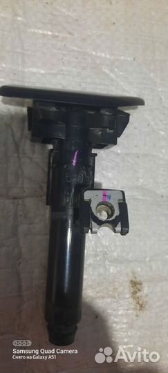 Омыватель фар передний левый Toyota Hilux 8 2016