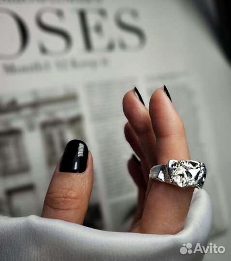 Бесплатно Модель на маникюр, и покрытие