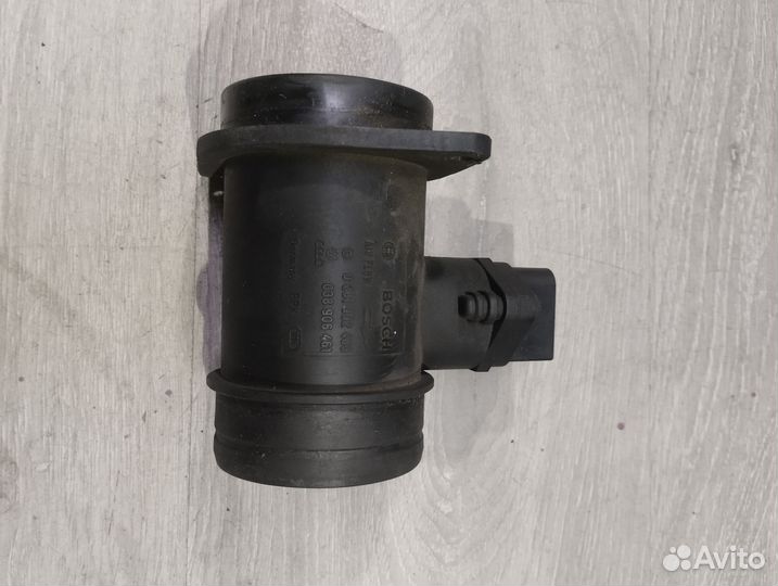 Расходомер воздуха Volkswagen Passat B5+