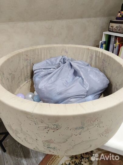 Сухой бассейн с шариками