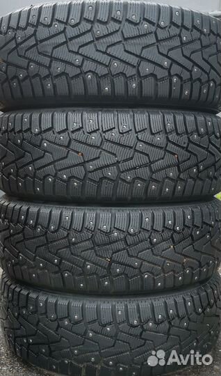 Pirelli Winter Ice Zero 215/55 R17