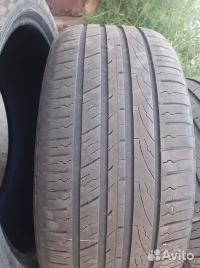 Zeta Impero 275/40 R22