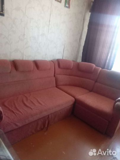 Угловой диван б/у, на металл., каркасе, цена3500