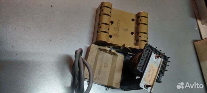 Трансформаторы, дроссели, умножители напряжения