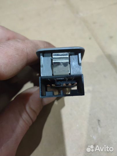 Кнопка стеклоподъёмника задняя FAW Vita