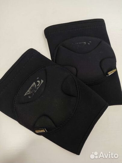 Наколенники