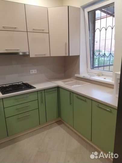 Кухня на заказ 2,4х2,7х1,95м мдф пластик GM