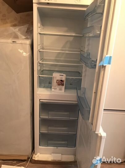 Холодильники новые цены разные