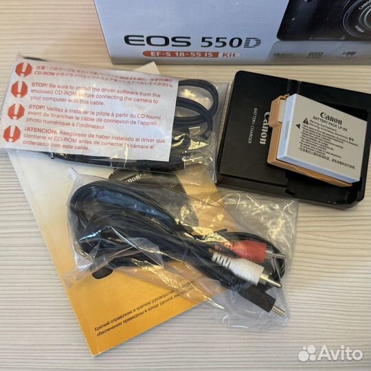 Зеркальный фотоаппарат Canon eos 550d