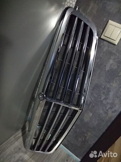 Решетка радиатор Мерседес W204. новая оригинал