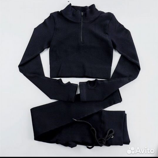 Костюм для йоги и фитнеса