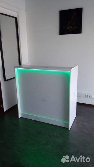 Стойка ресепшн