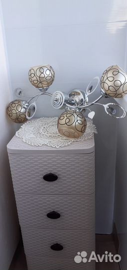 Люстра потолочная 4 плафона