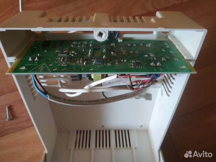 Источник вторичного электропитания