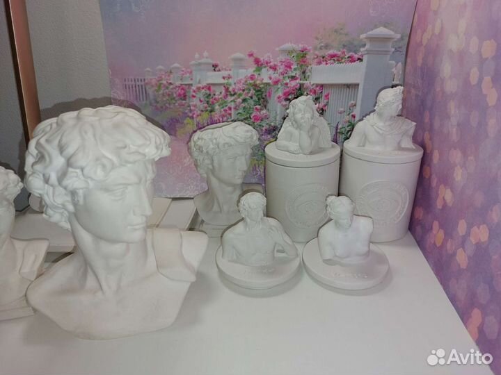 Статуэтки гипсовые и кашпо