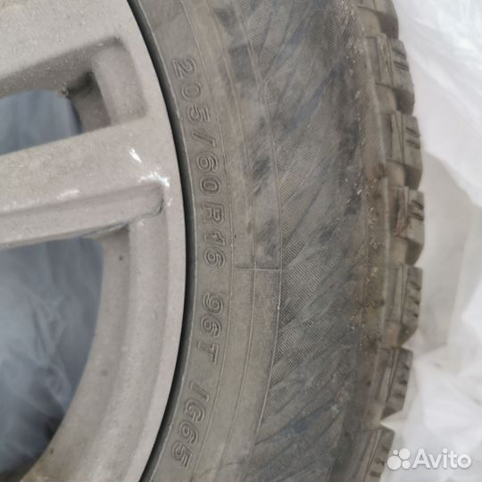 Yokohama Ice Guard IG65 205/60 R16