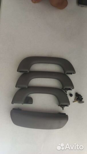 Ручка на салонный потолках