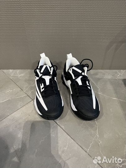 Новые Кроссовки Nike оригинал, US 8,5, 42 евро
