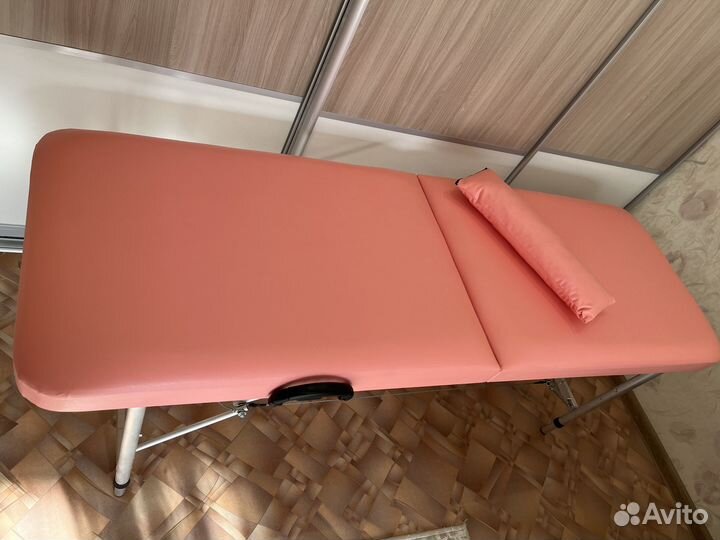 Кушетка для наращивания ресниц. Массажный стол