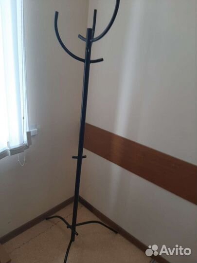 Вешалка для одежды напольная