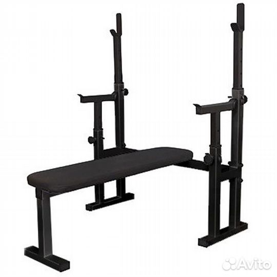 Скамья для жима с стойками и подстраховкой