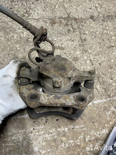 Суппрт передний левый VW Passat B3