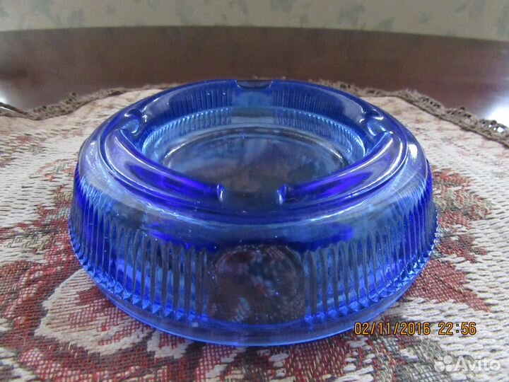 Пепельница из синего стекла