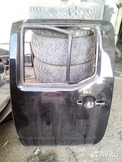 Дверь задняя левая Ниссан Навара