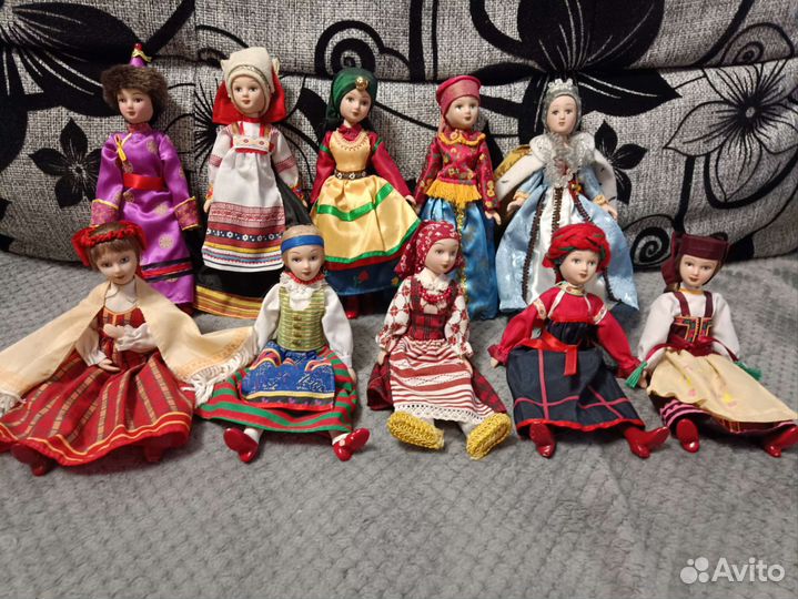 Куклы фарфоровые