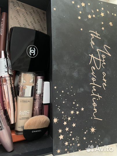 Набор косметики revolution,loreal,chanel,inglot