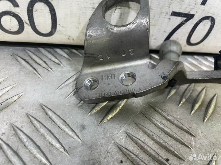 Б/У Проушина передняя правая#001