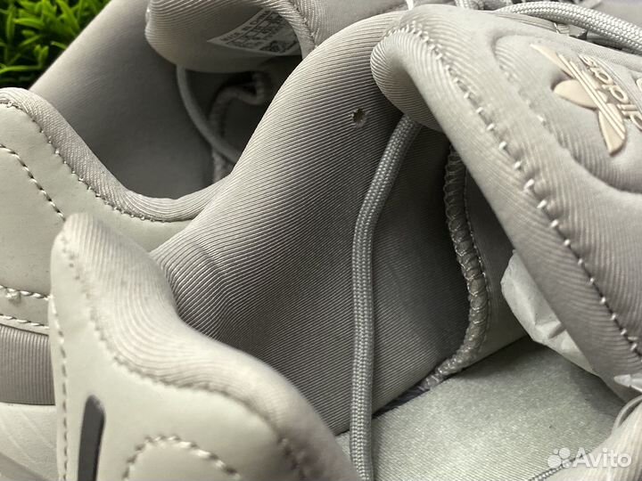 Кроссовки Adidas Ozelia