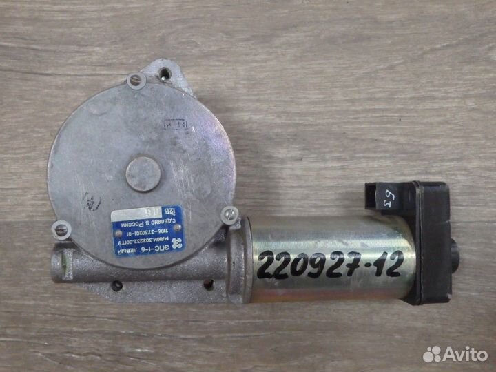 Моторчик стеклоподъемника передний левый 2110