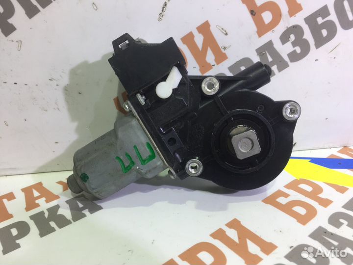 Моторчик стеклоподъемника передний правый Прав