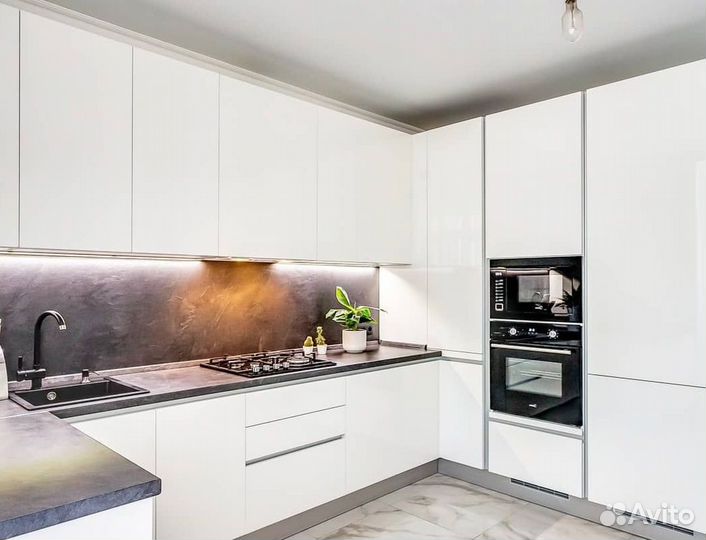 Кухня. Влагостойкая столешница