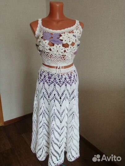 Юбка и топ вязаные крючком