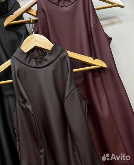 Платье из кожи