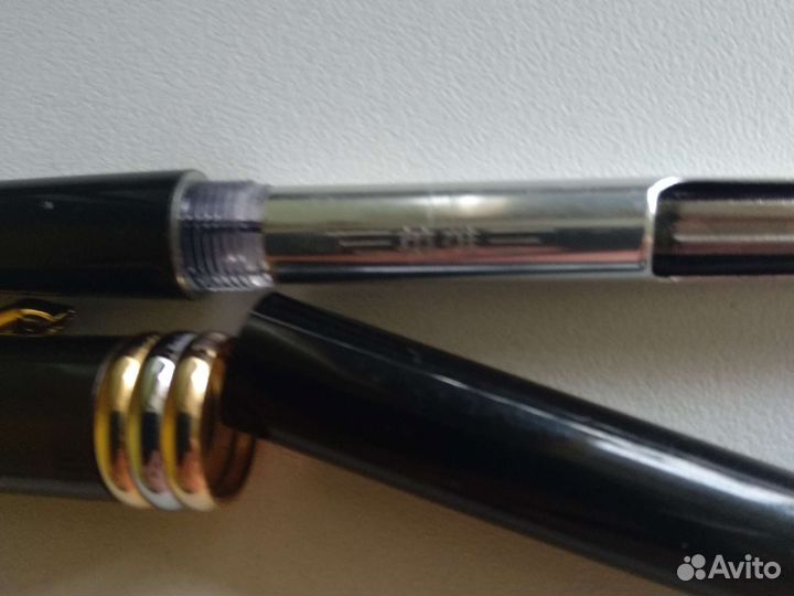 Перьевая ручка с золотым пером